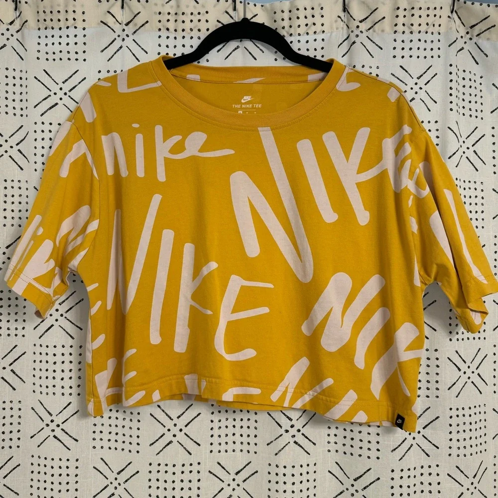 NIKE Logo Mash Crop T-Shirt - Picture 3 of 7